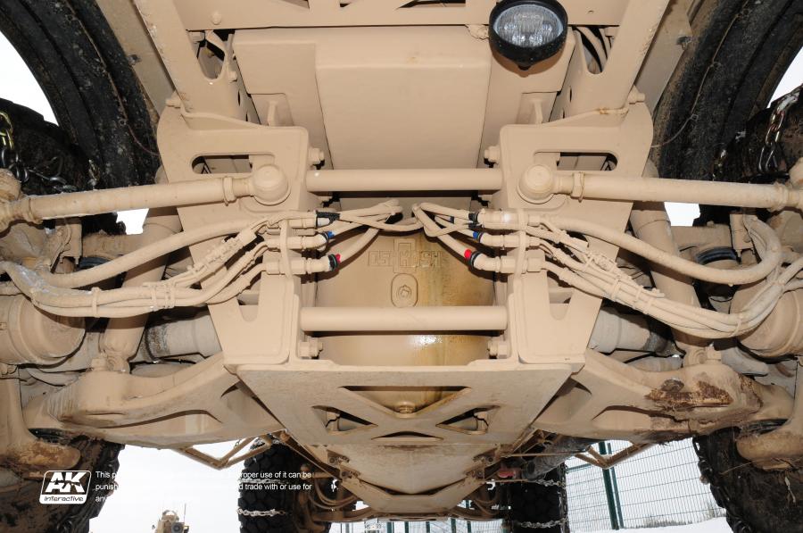 Детали экстерьера Oshkosh M-ATV 2009 года  (фото 187 из 676)